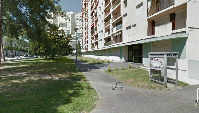 J-14 – La vitre brisée