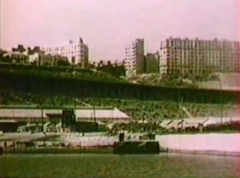 « Escale à Oran » : un film pour métropolitains en mal d&rsquo;exotisme